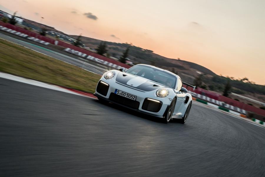  Porsche 911 GT2 RS (991) 2017 года  (WW) (фото 30 из 93)